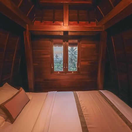 Rostika Hotel Sekumpul Pabean Buleleng Kültér fotó