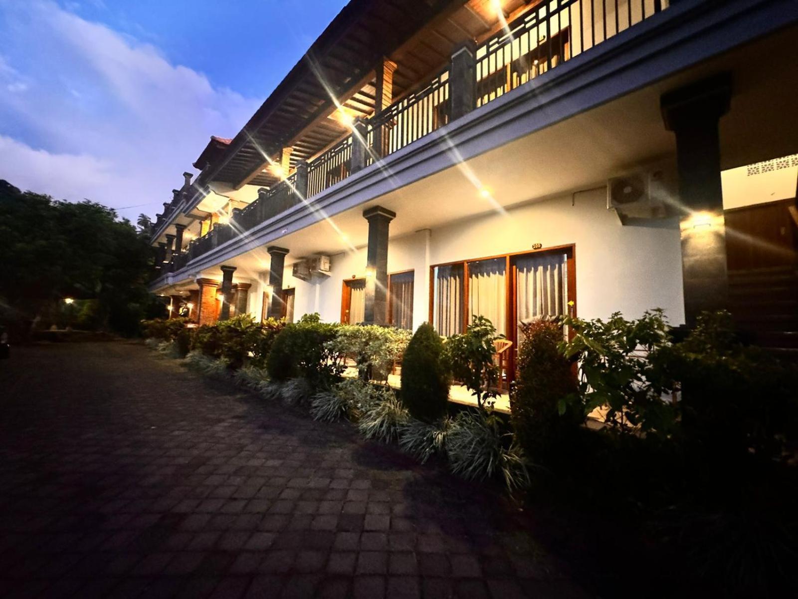 Rostika Hotel Sekumpul Pabean Buleleng Kültér fotó